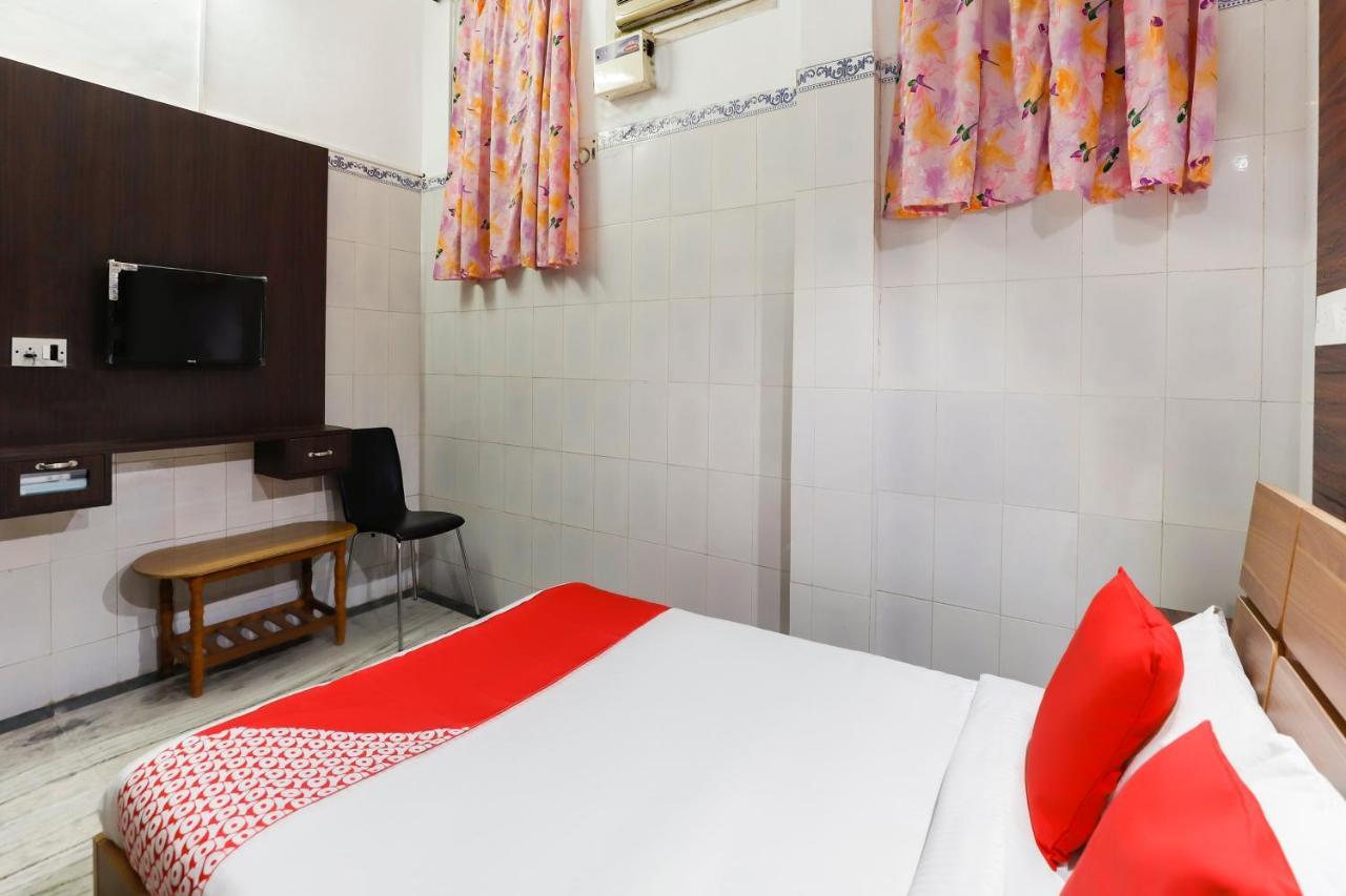 Oyo 65719 Sree Ganesh Mahal Hotell Siruseri Exteriör bild