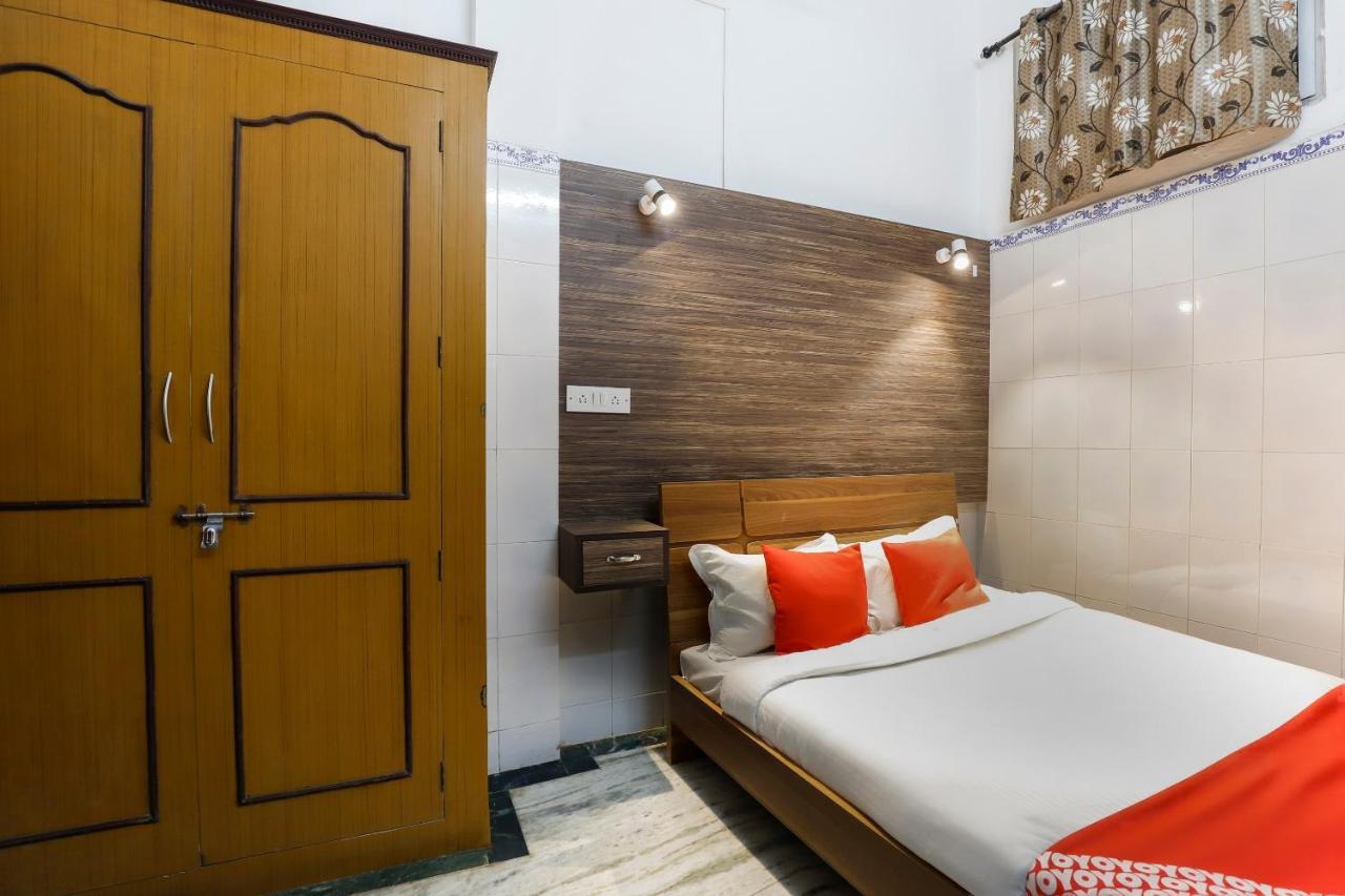 Oyo 65719 Sree Ganesh Mahal Hotell Siruseri Exteriör bild